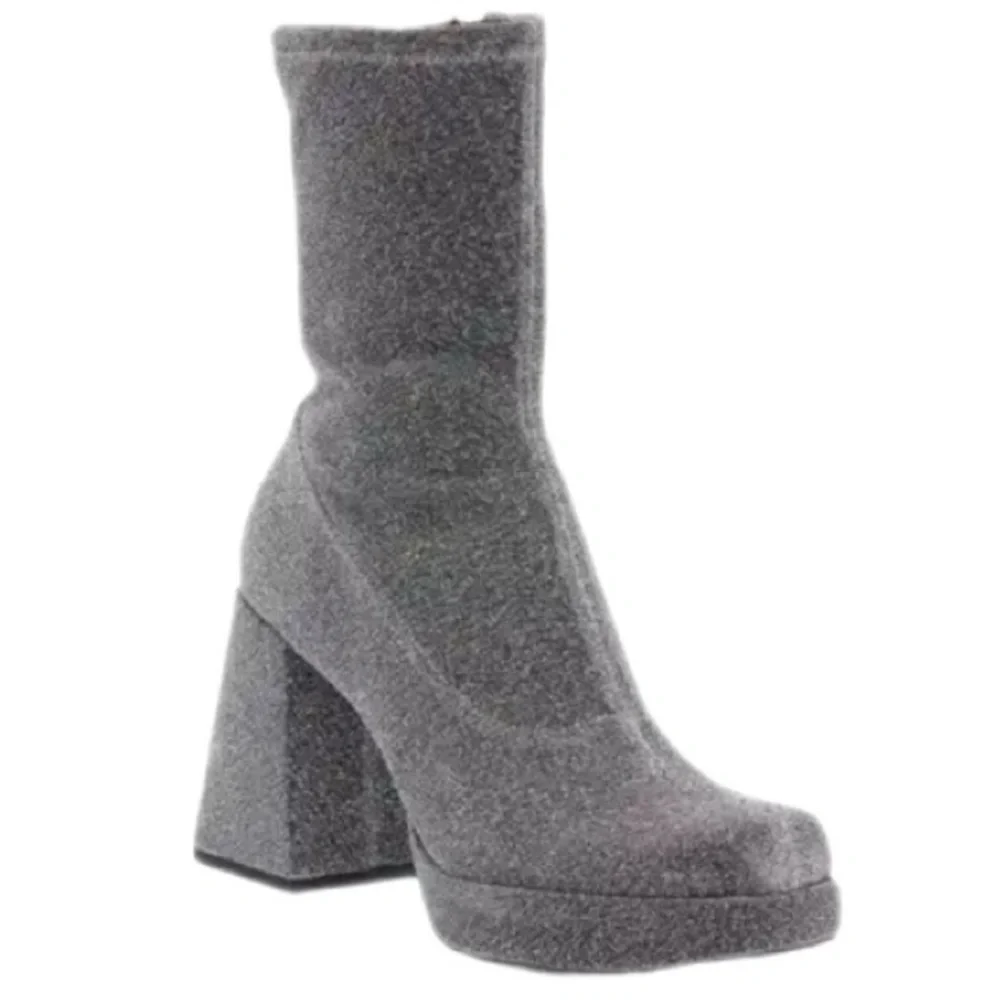 Abound Nordstrom Gray Ankle Boots Platform Block Heel Modern Stretch Boot NWT